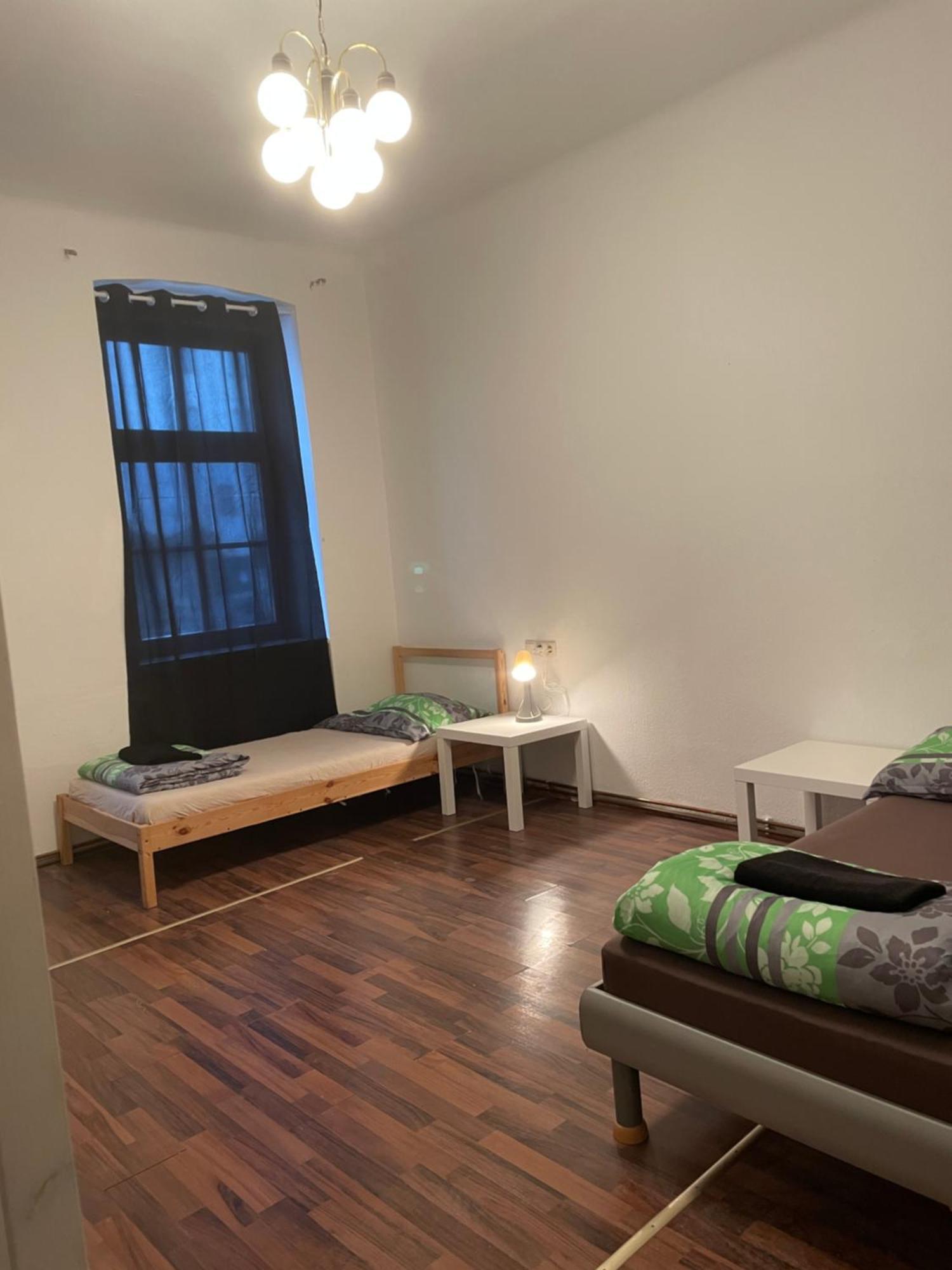 U6 Schoepfwerk Hostel 11 Відень Екстер'єр фото