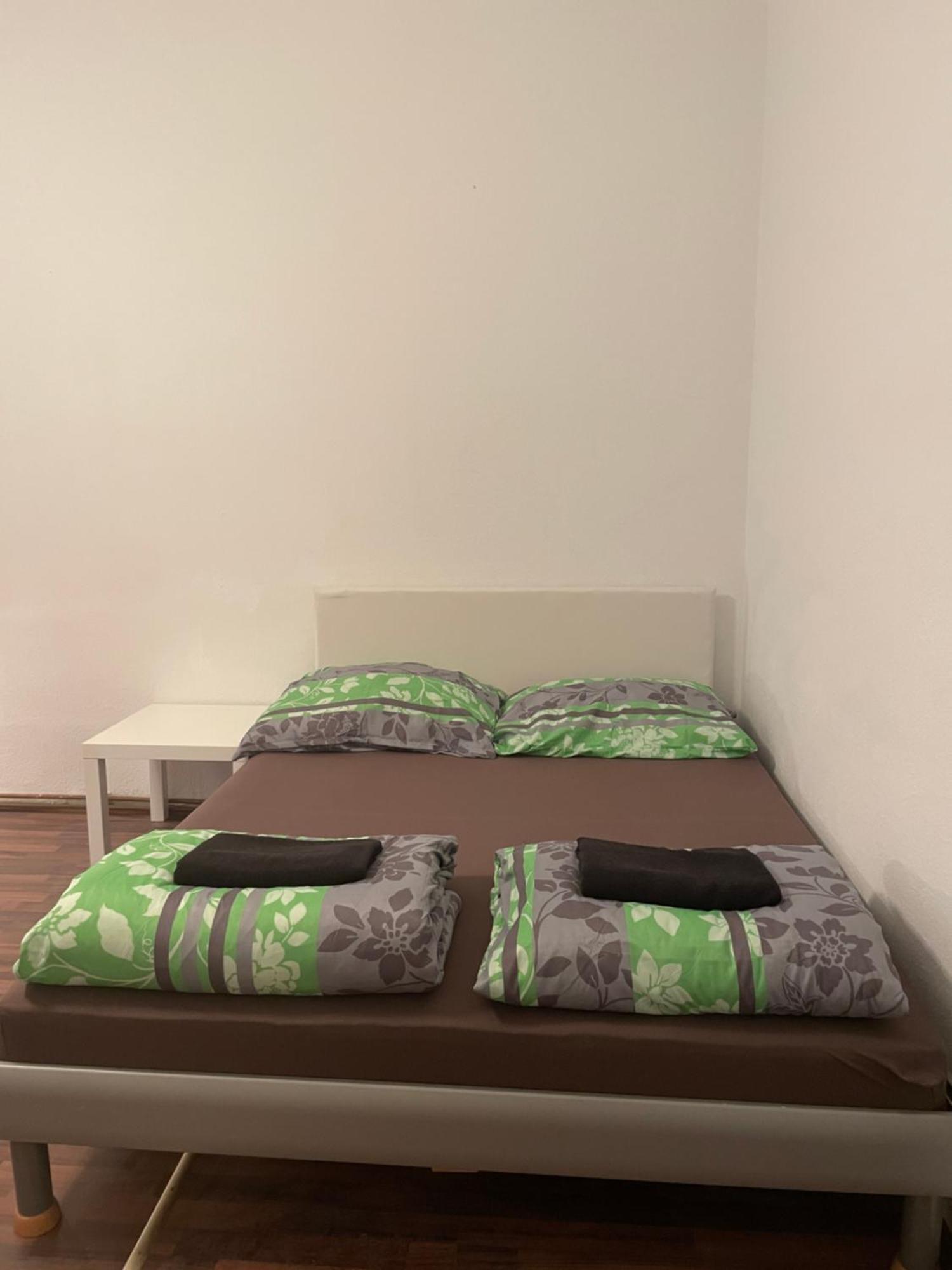 U6 Schoepfwerk Hostel 11 Відень Екстер'єр фото