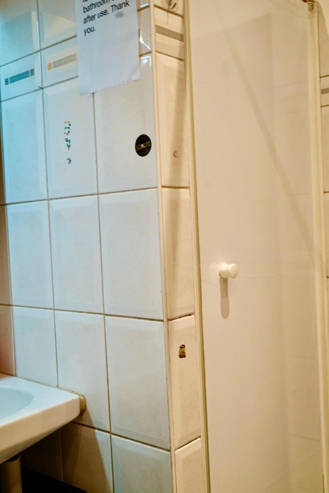 U6 Schoepfwerk Hostel 11 Відень Екстер'єр фото