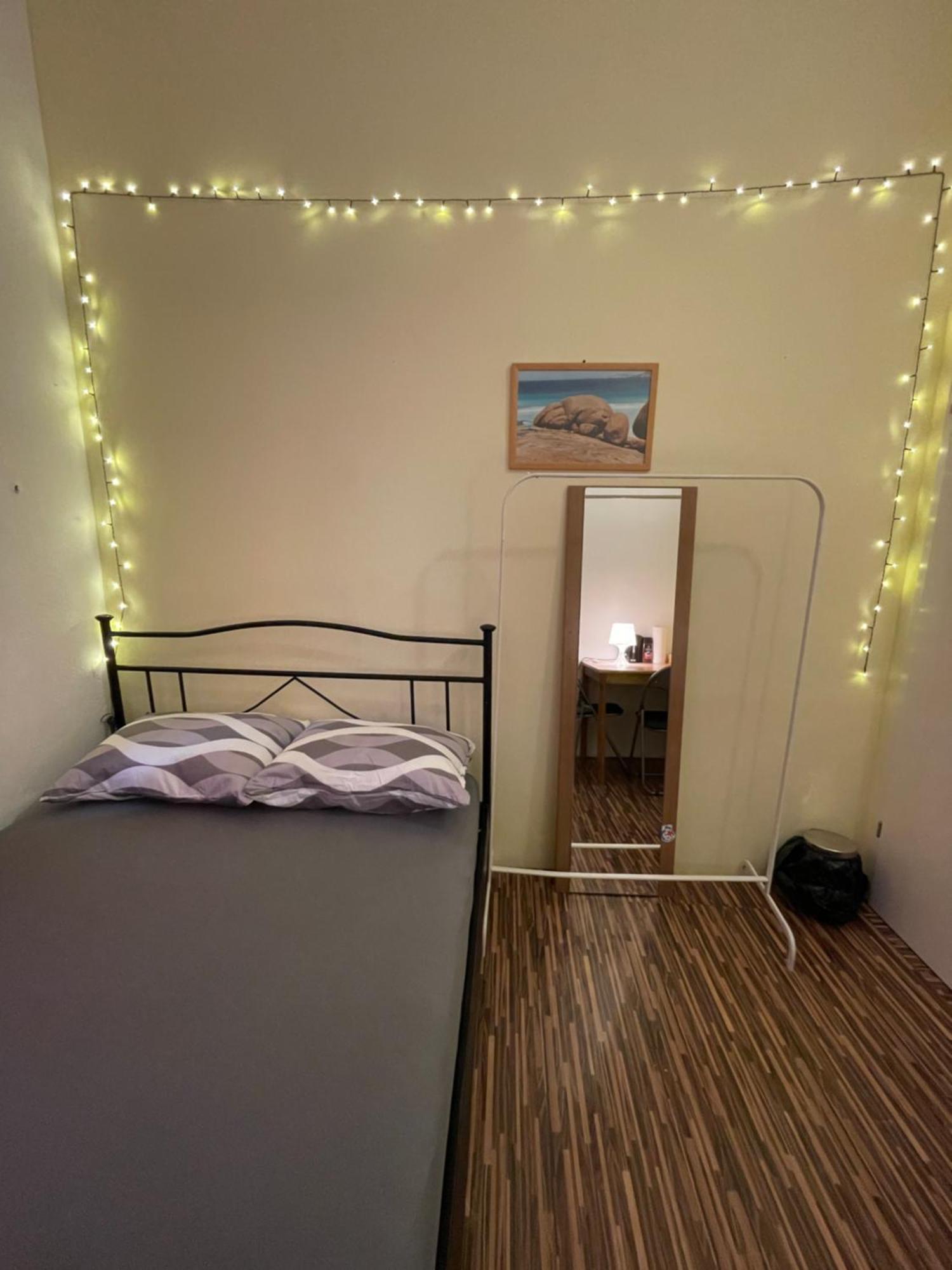 U6 Schoepfwerk Hostel 11 Відень Екстер'єр фото